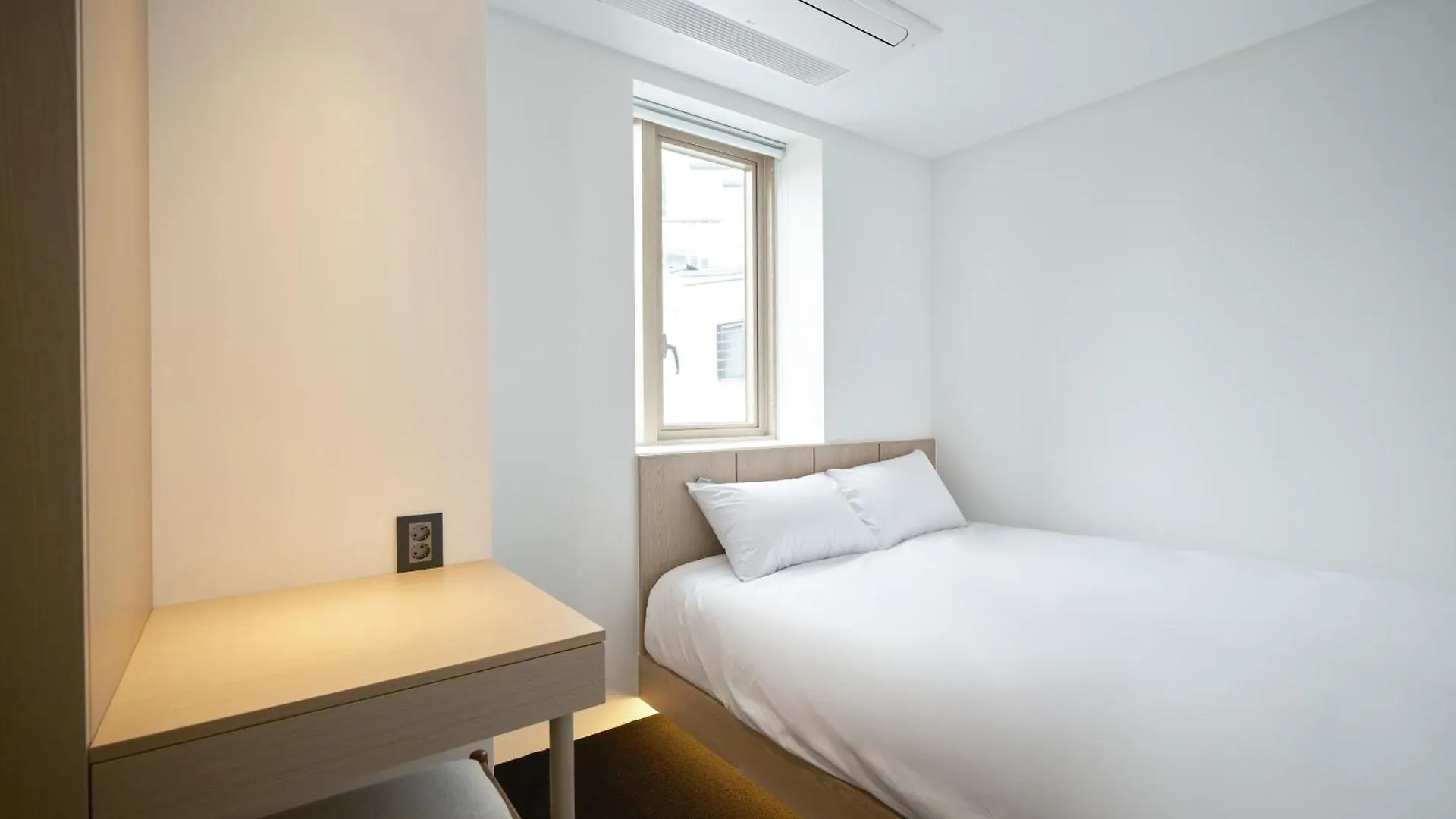 Uh Suite Seoul Deoksugung Отель