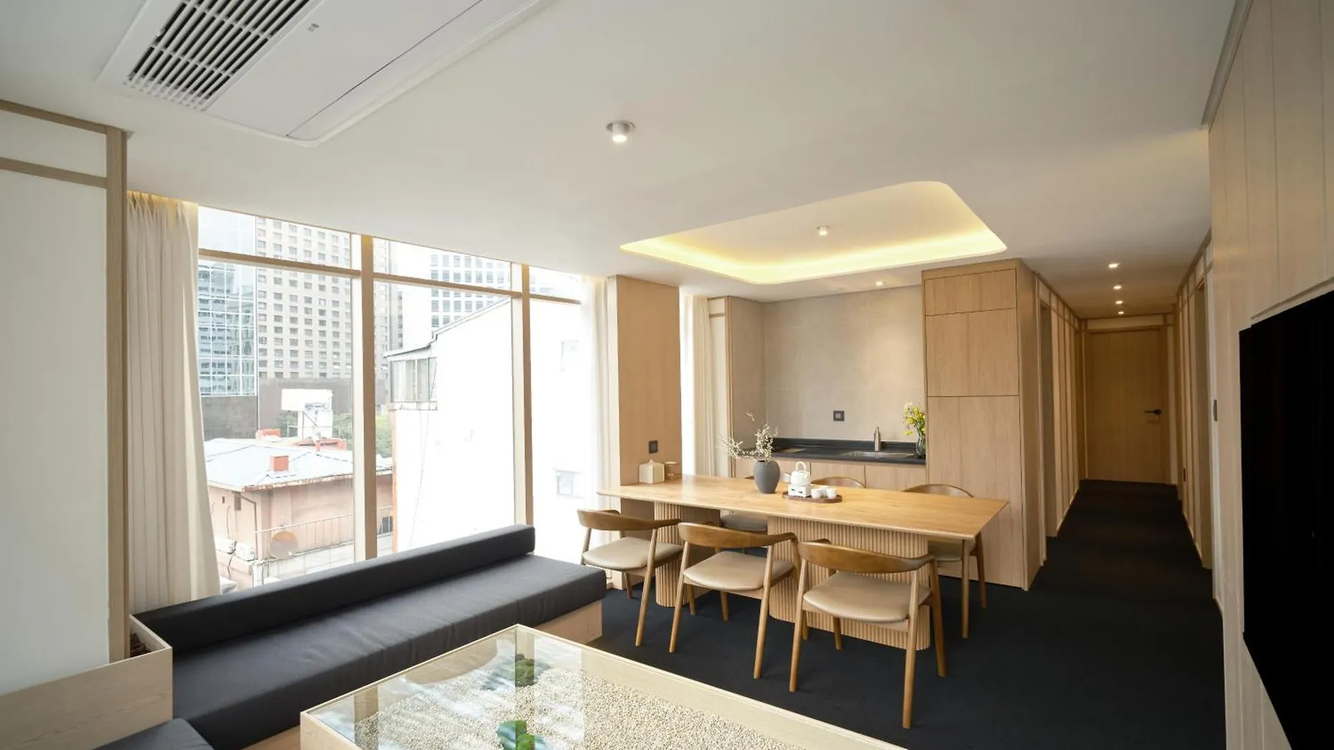 Отель Uh Suite Seoul Deoksugung Южная Корея